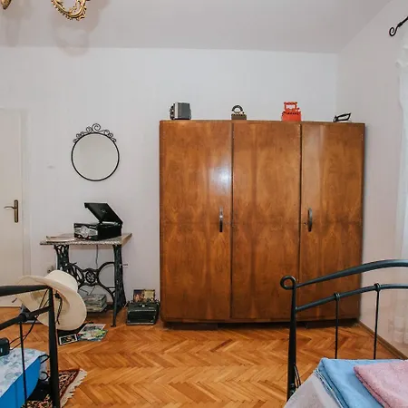 Apartment Florio - Garden & Free Parking Trogir